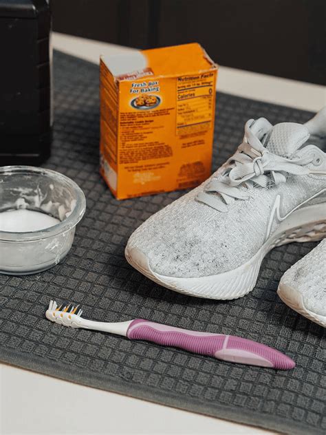 how to clean Nike sneakers